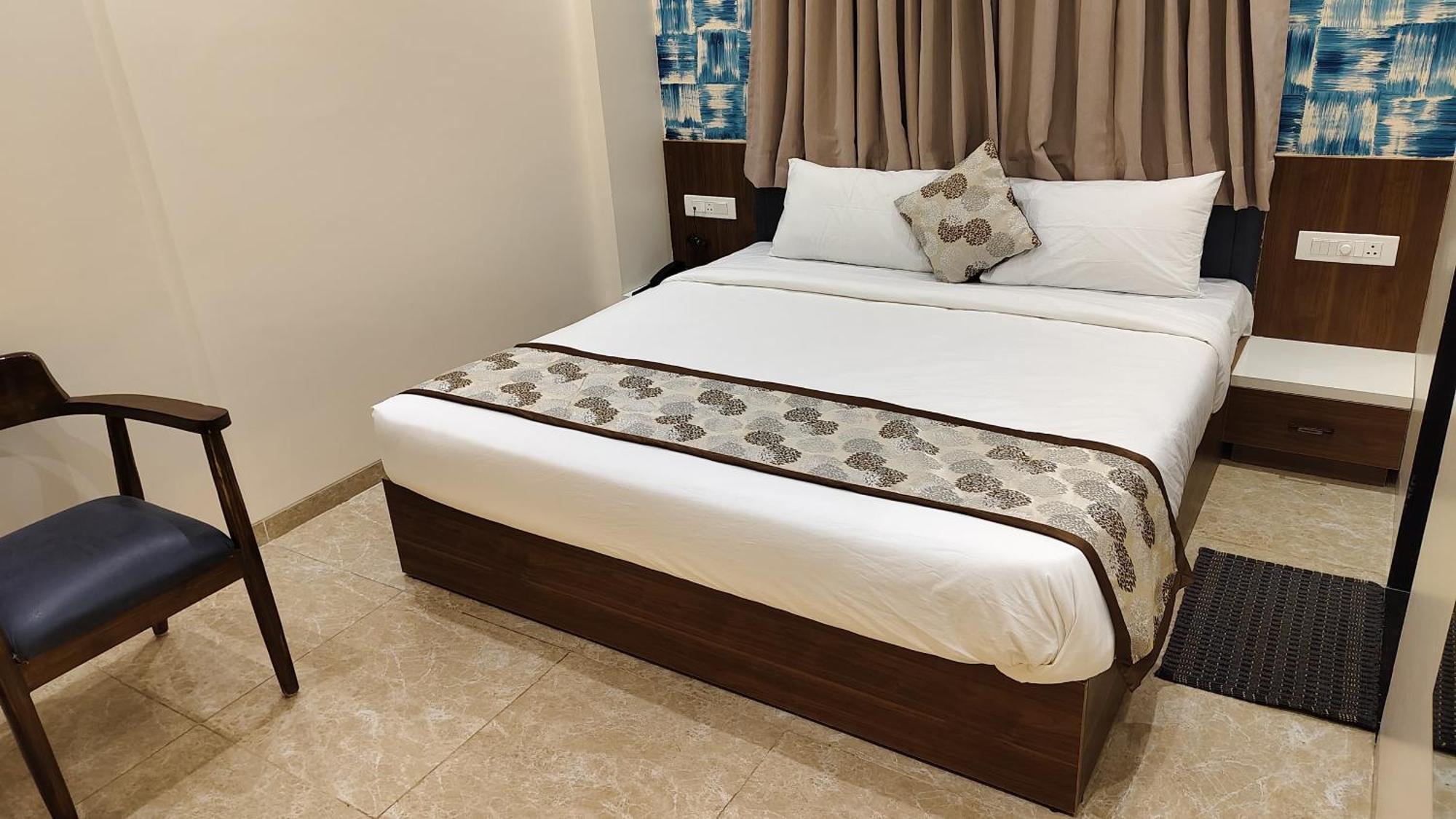 Hotel Suvarnam Residency Ahmednagar Exterior photo